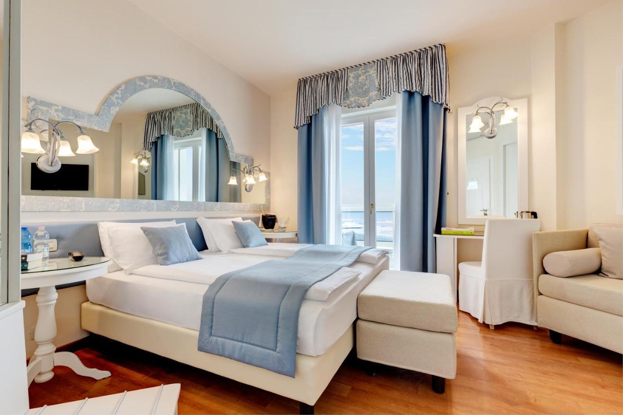 Hotel Cavalieri Palace & Suites Lido di Jesolo Dış mekan fotoğraf