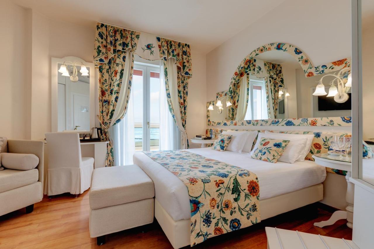 Hotel Cavalieri Palace & Suites Lido di Jesolo Dış mekan fotoğraf