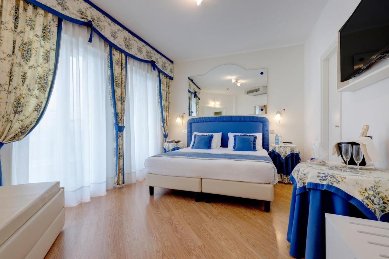 Hotel Cavalieri Palace & Suites Lido di Jesolo Dış mekan fotoğraf