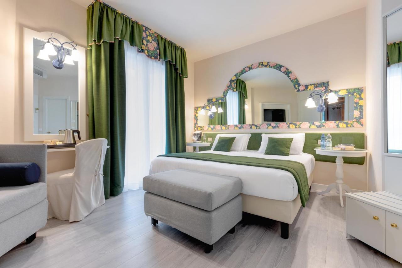 Hotel Cavalieri Palace & Suites Lido di Jesolo Dış mekan fotoğraf