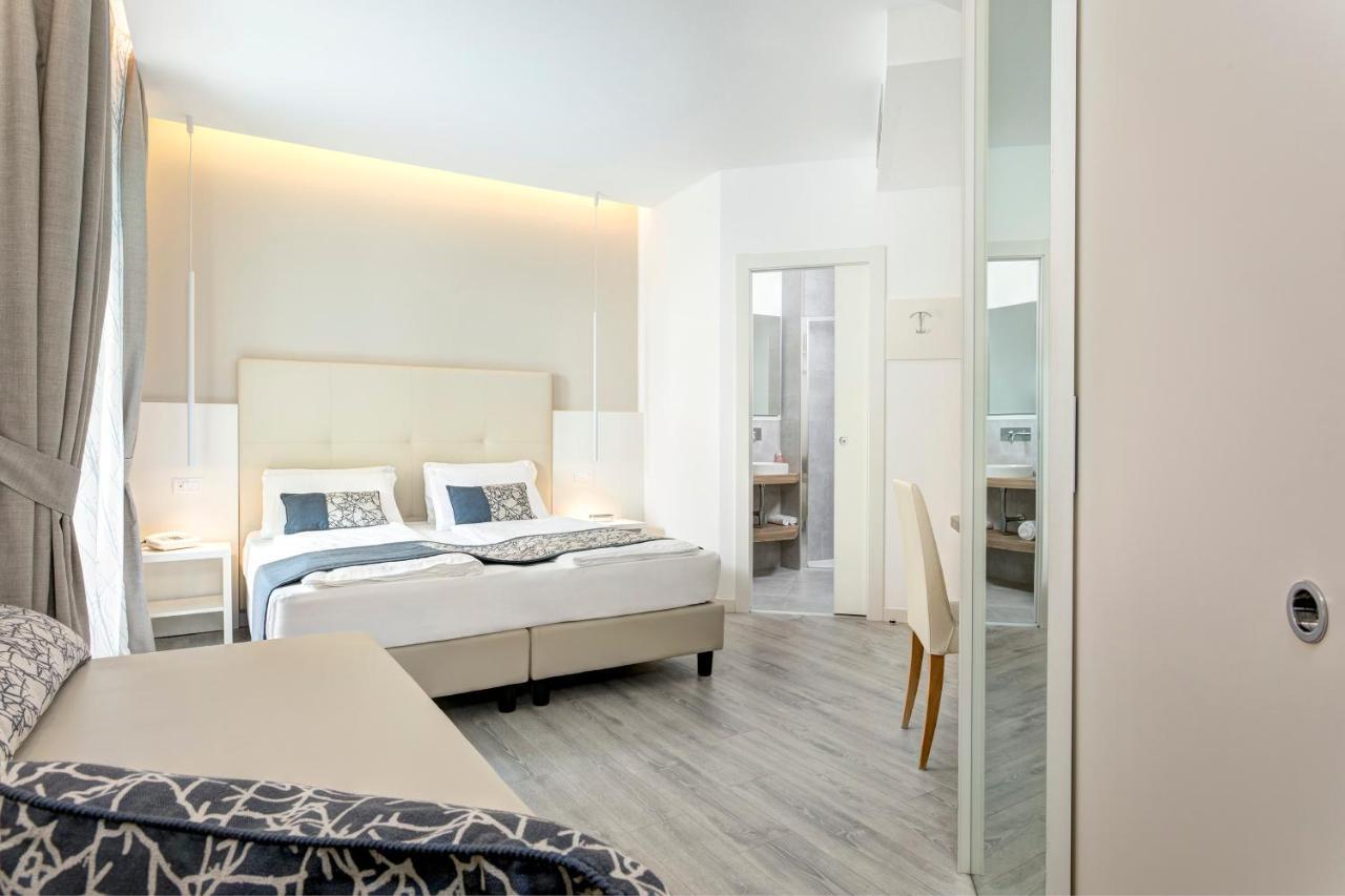 Hotel Cavalieri Palace & Suites Lido di Jesolo Dış mekan fotoğraf