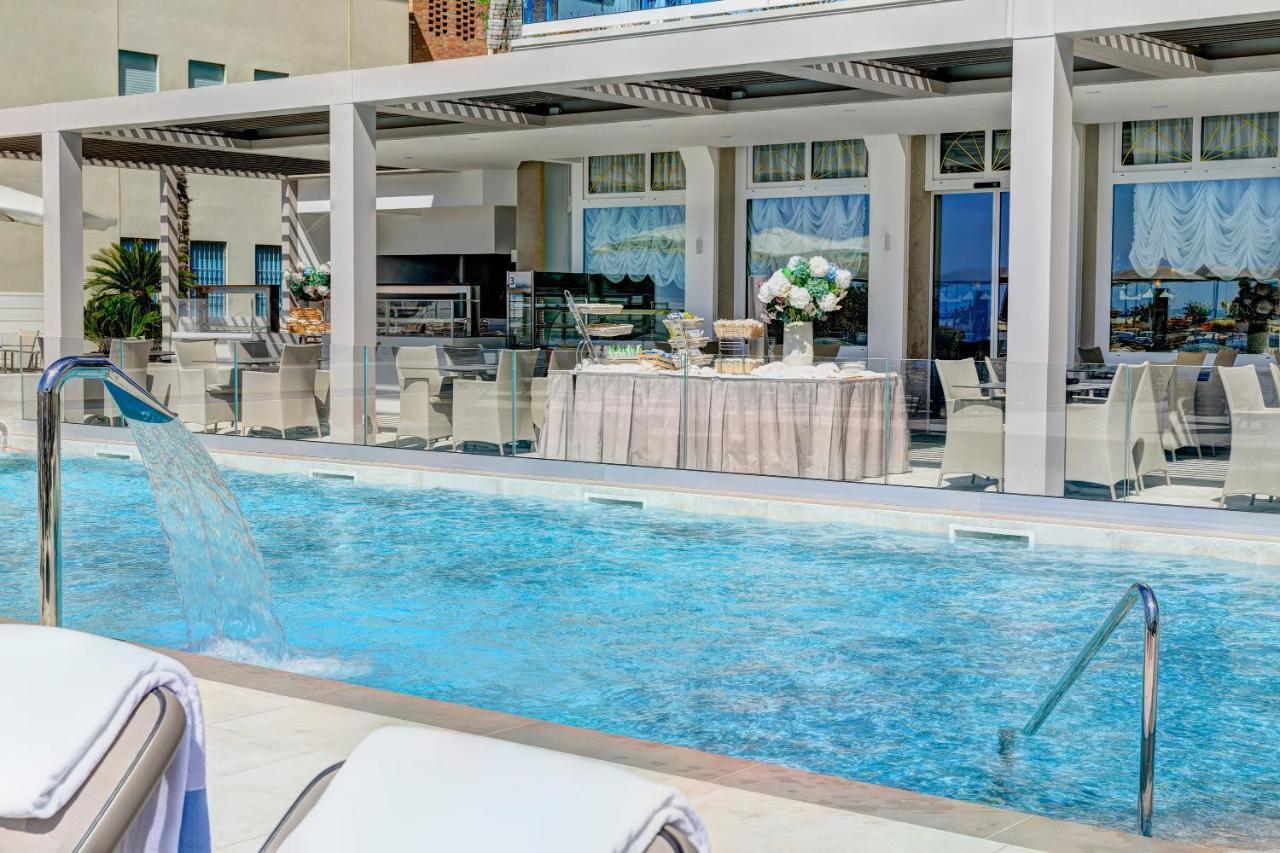 Hotel Cavalieri Palace & Suites Lido di Jesolo Dış mekan fotoğraf