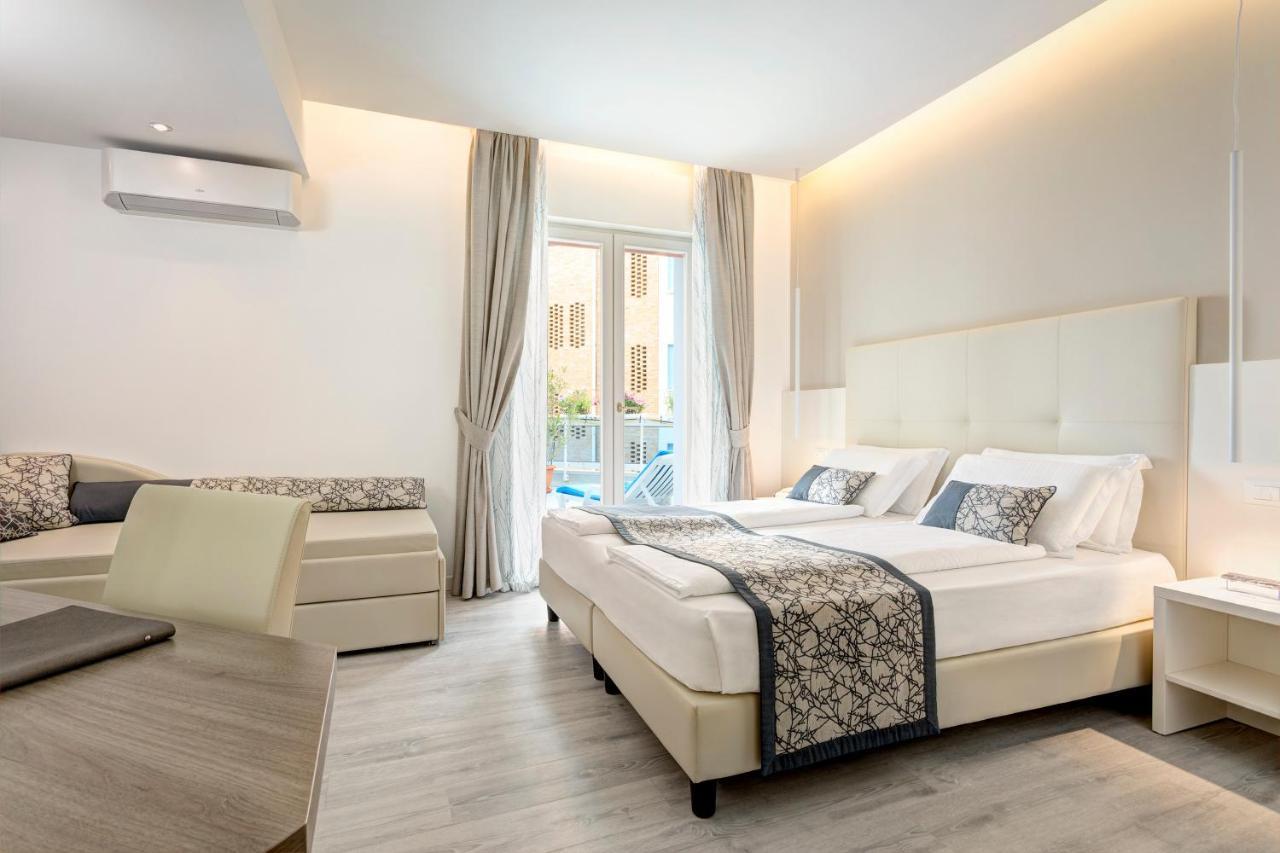 Hotel Cavalieri Palace & Suites Lido di Jesolo Dış mekan fotoğraf
