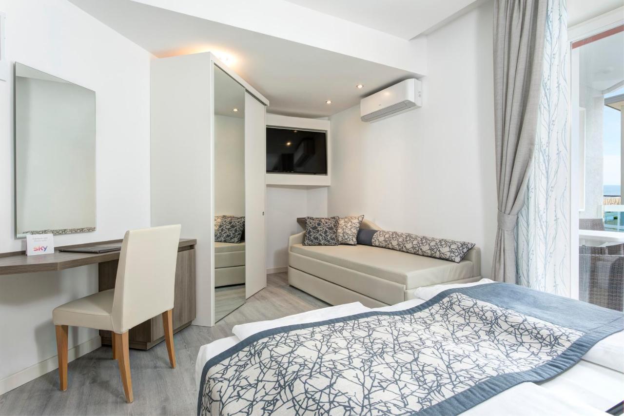 Hotel Cavalieri Palace & Suites Lido di Jesolo Dış mekan fotoğraf