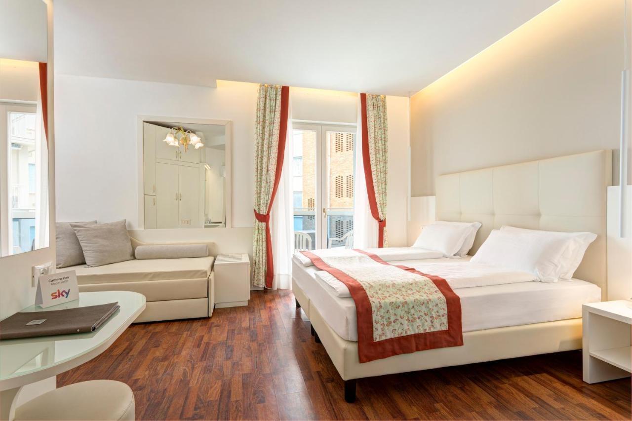 Hotel Cavalieri Palace & Suites Lido di Jesolo Dış mekan fotoğraf