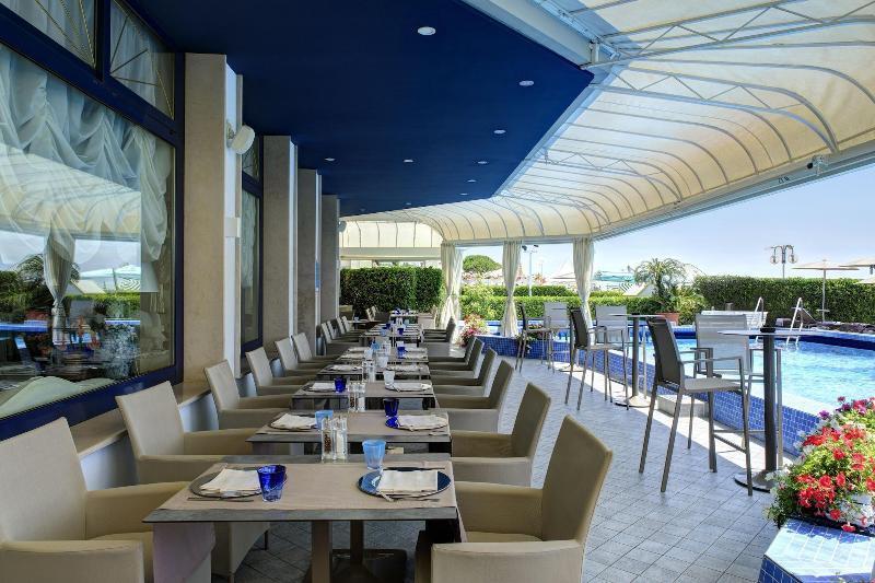 Hotel Cavalieri Palace & Suites Lido di Jesolo Dış mekan fotoğraf