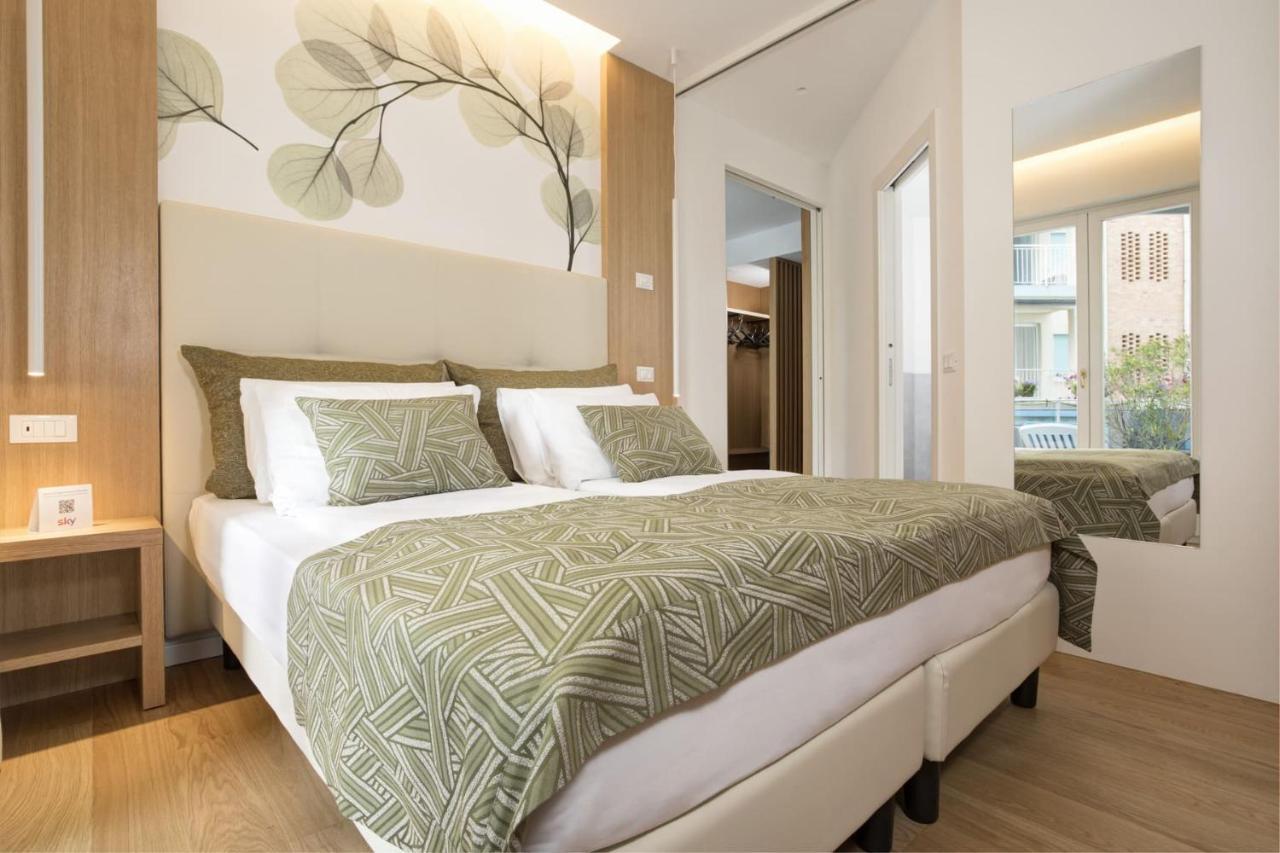 Hotel Cavalieri Palace & Suites Lido di Jesolo Dış mekan fotoğraf