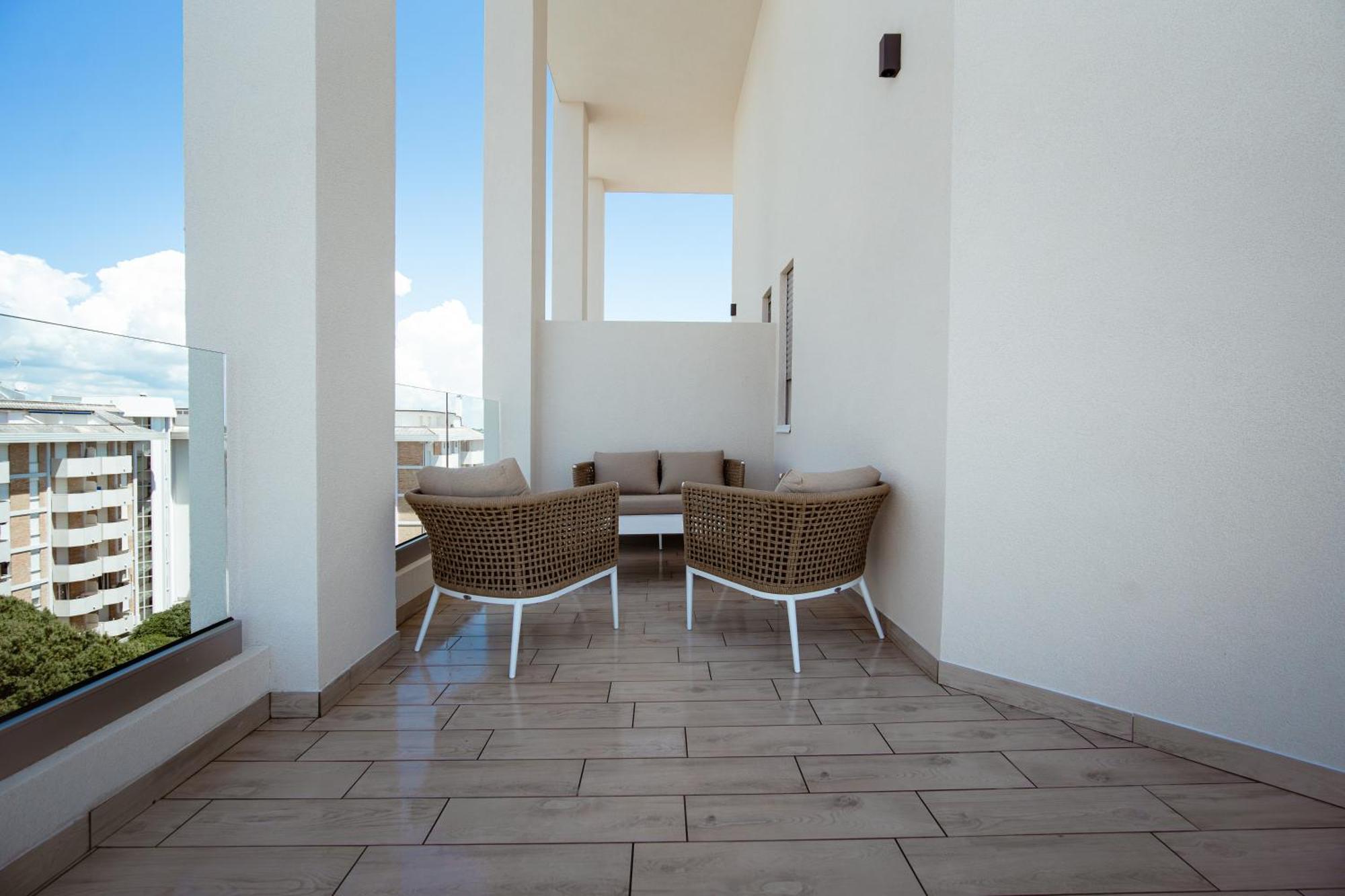 Hotel Cavalieri Palace & Suites Lido di Jesolo Dış mekan fotoğraf