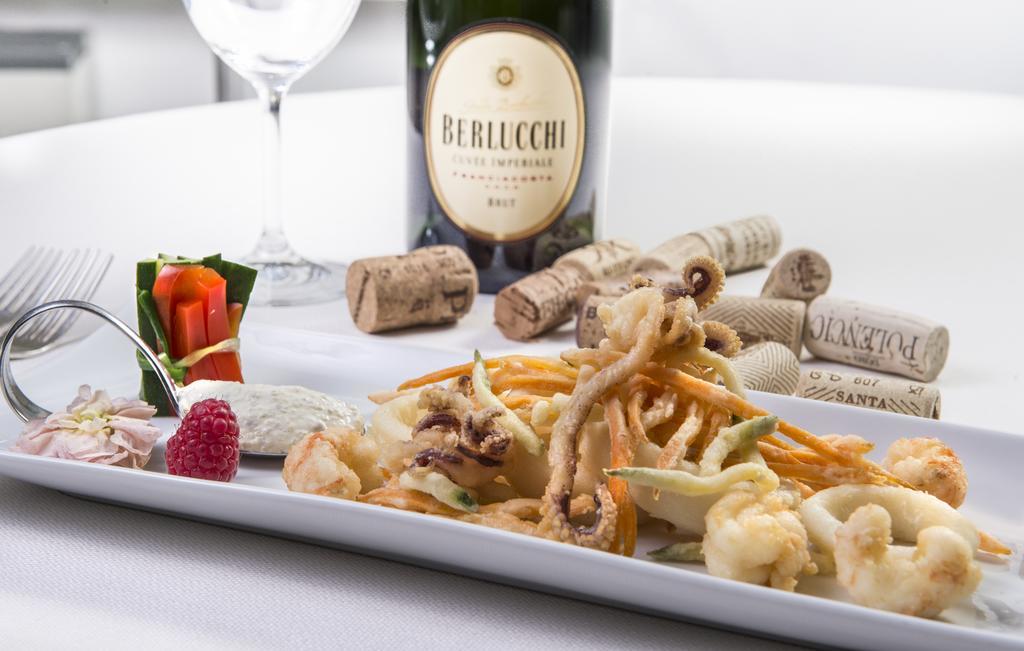 Hotel Cavalieri Palace & Suites Lido di Jesolo Dış mekan fotoğraf