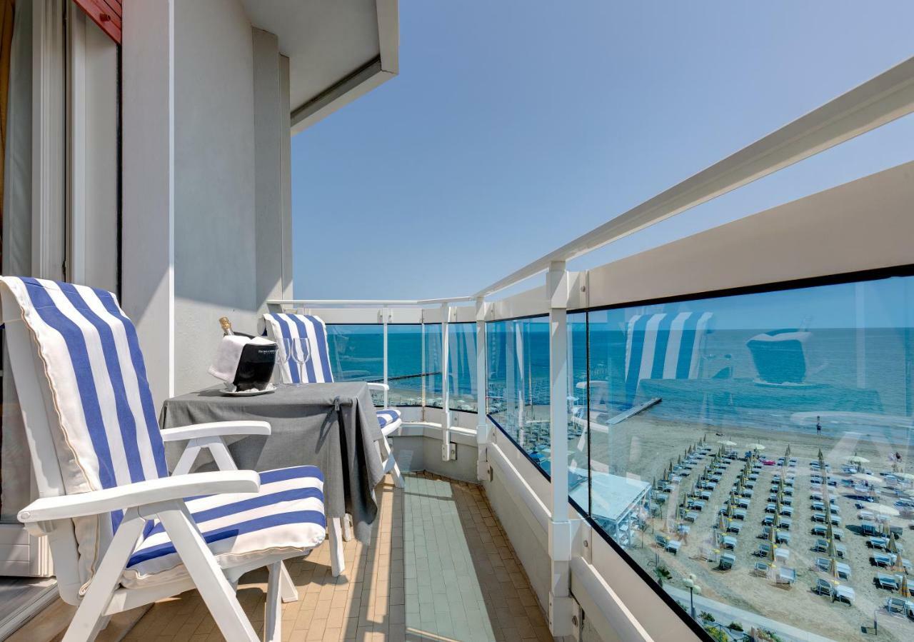 Hotel Cavalieri Palace & Suites Lido di Jesolo Dış mekan fotoğraf